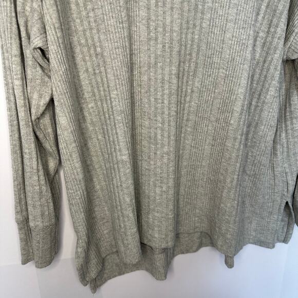 Andrew Marc Gray Soft V-Neck Ribbed Sweater Women's XL Knit - Picture 3 of 6